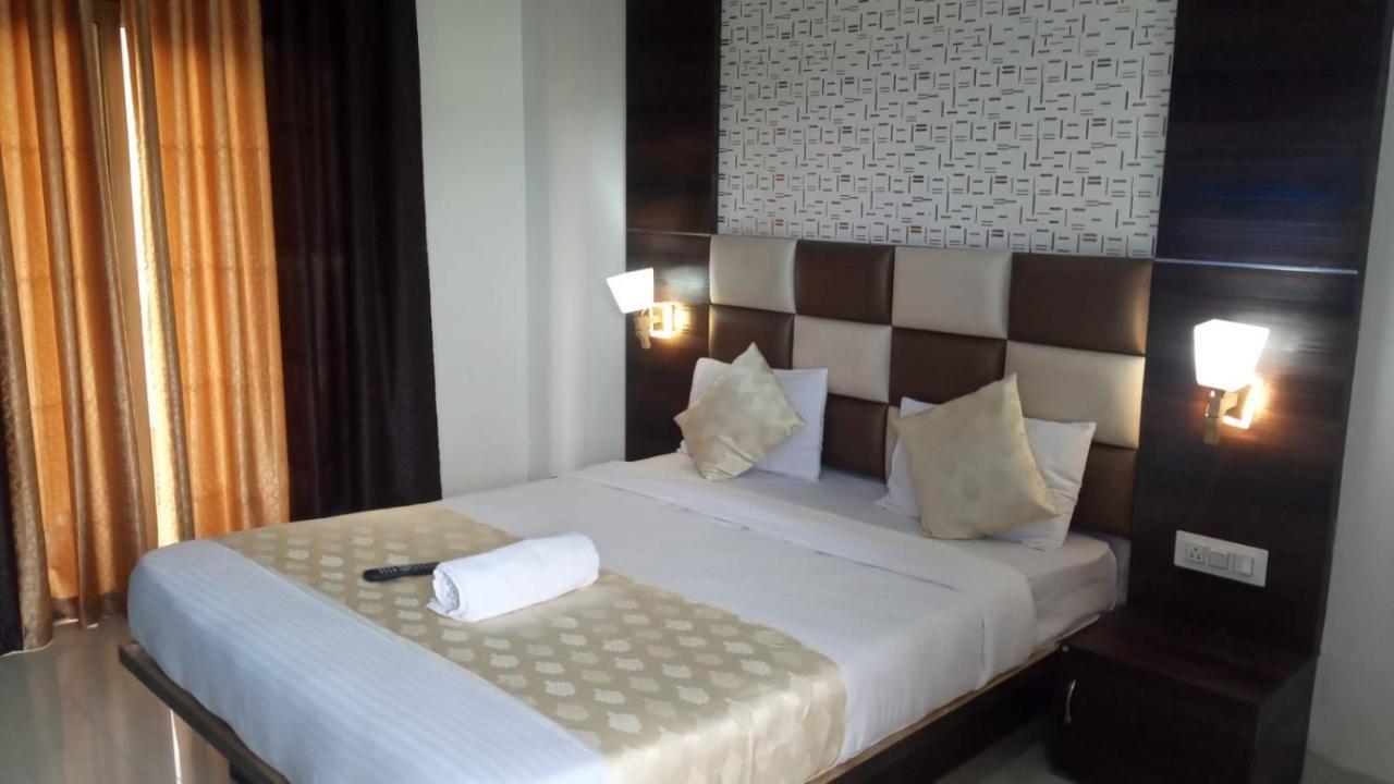 Royal Honey Resort 马哈巴莱斯赫瓦尔 外观 照片